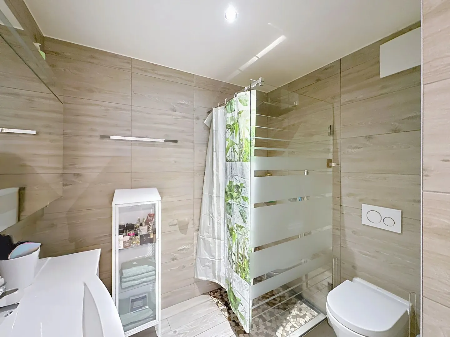 Villa moderna con doppio potenziale - Foto 5 di 9