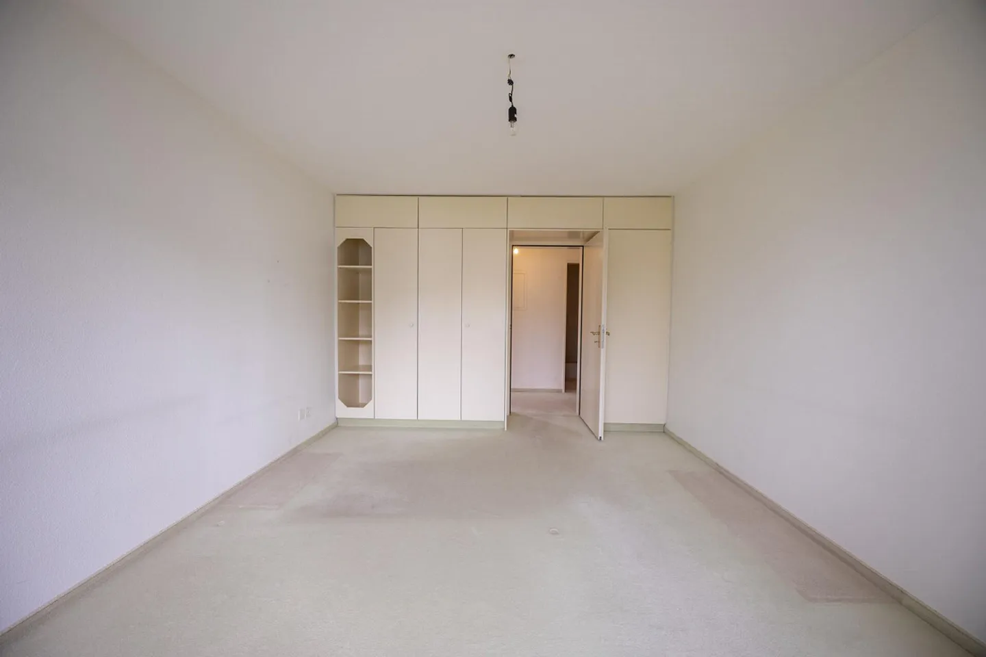 3.5 Room Apartment - Photo 5 of 9