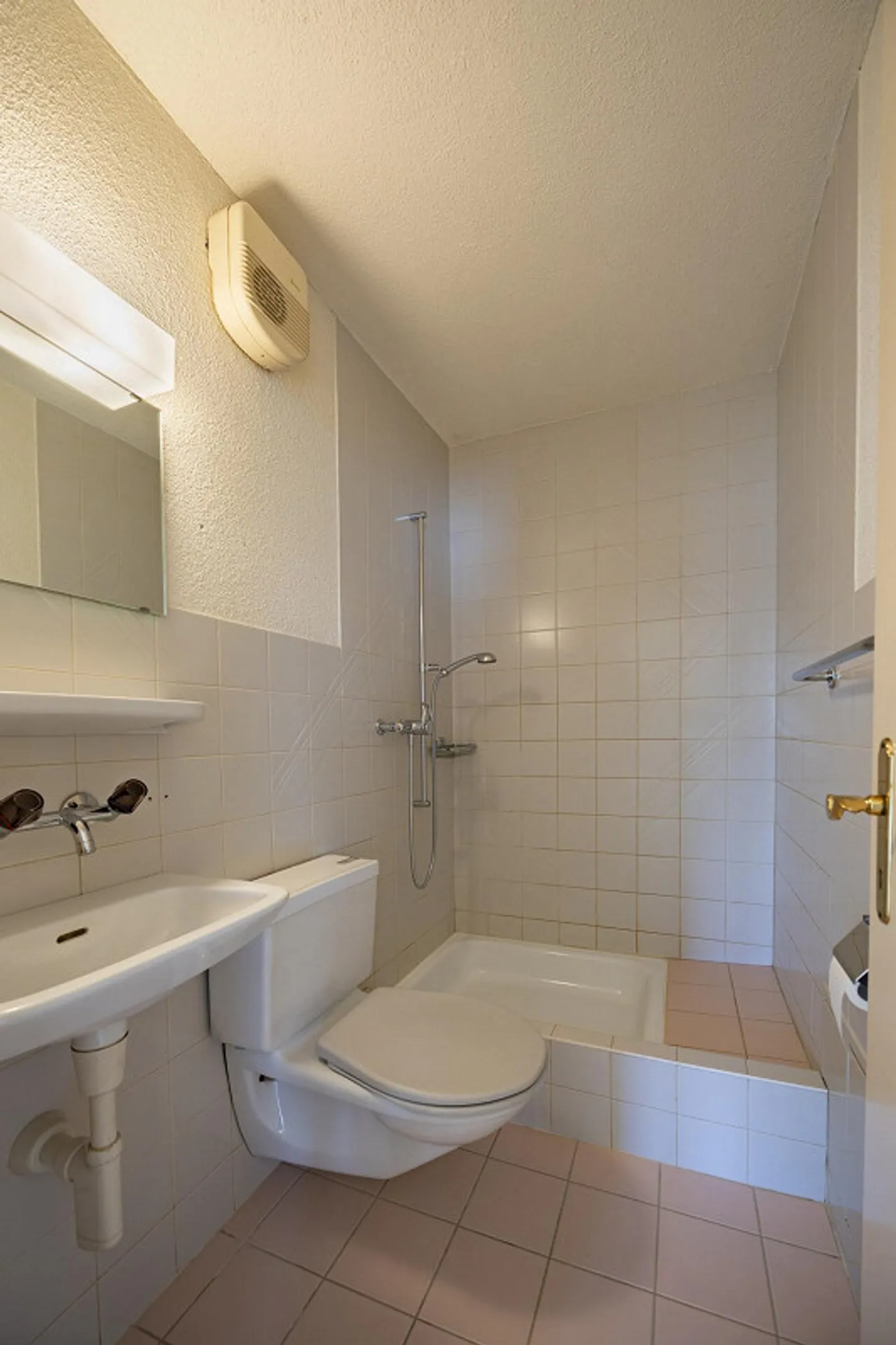 3.5 Room Apartment - Photo 6 of 9