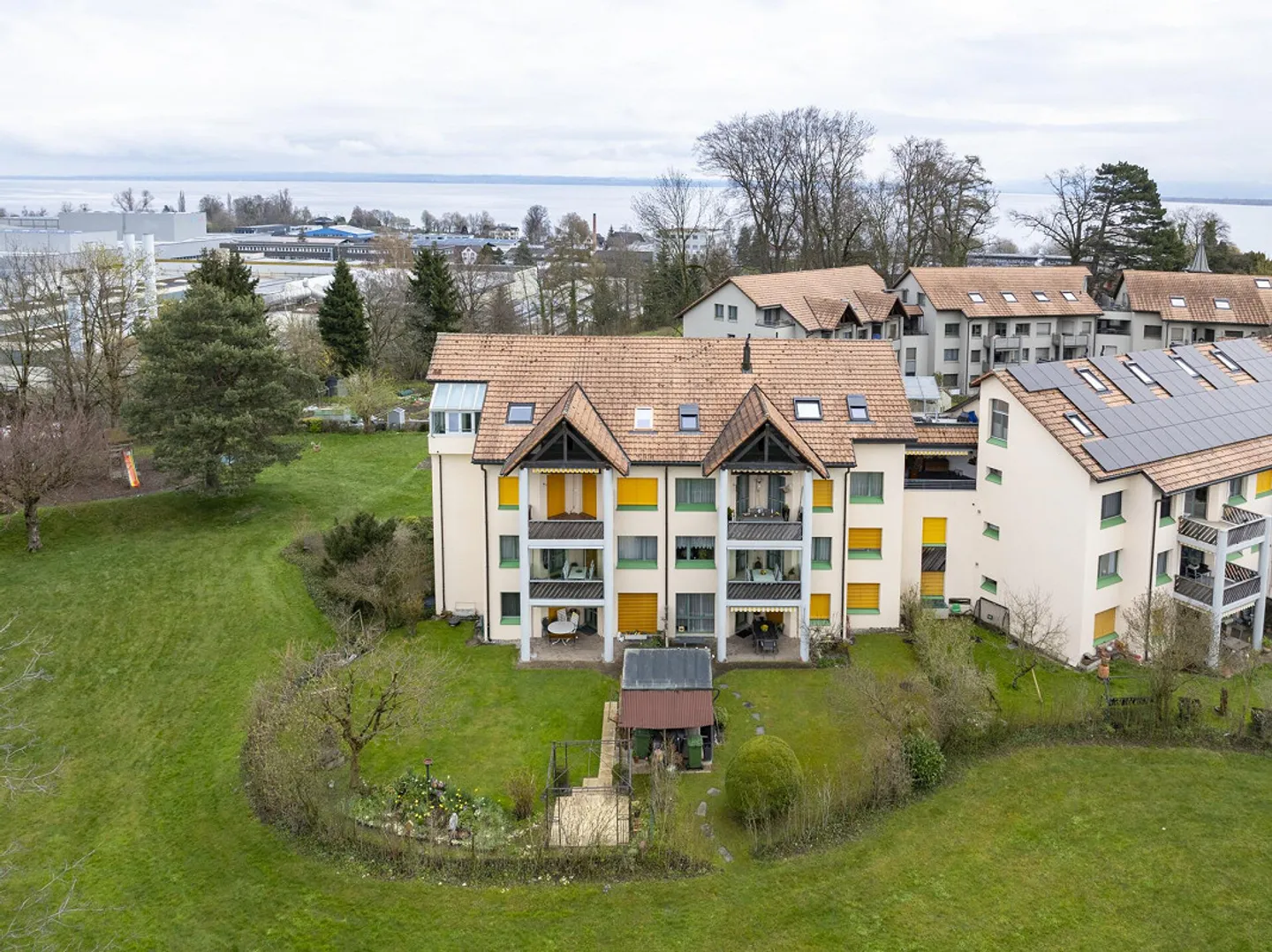 3.5 Room Apartment - Photo 1 of 9