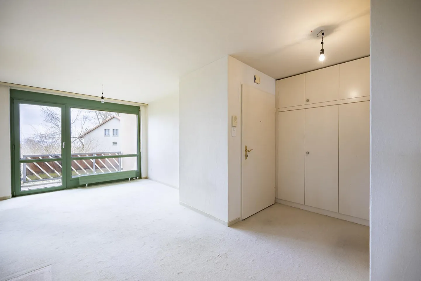 3.5 Room Apartment - Photo 2 of 9