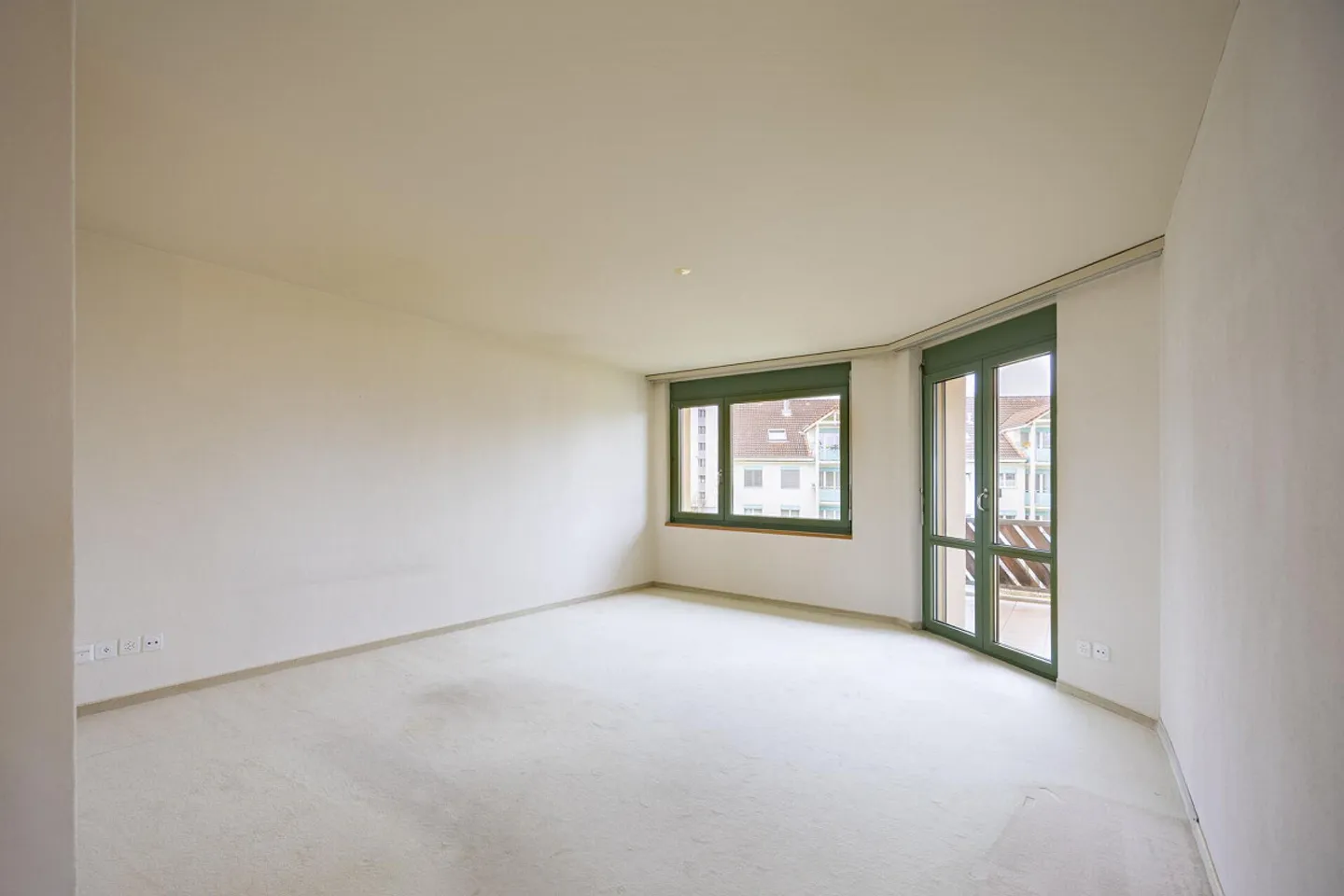 3.5 Room Apartment - Photo 3 of 9