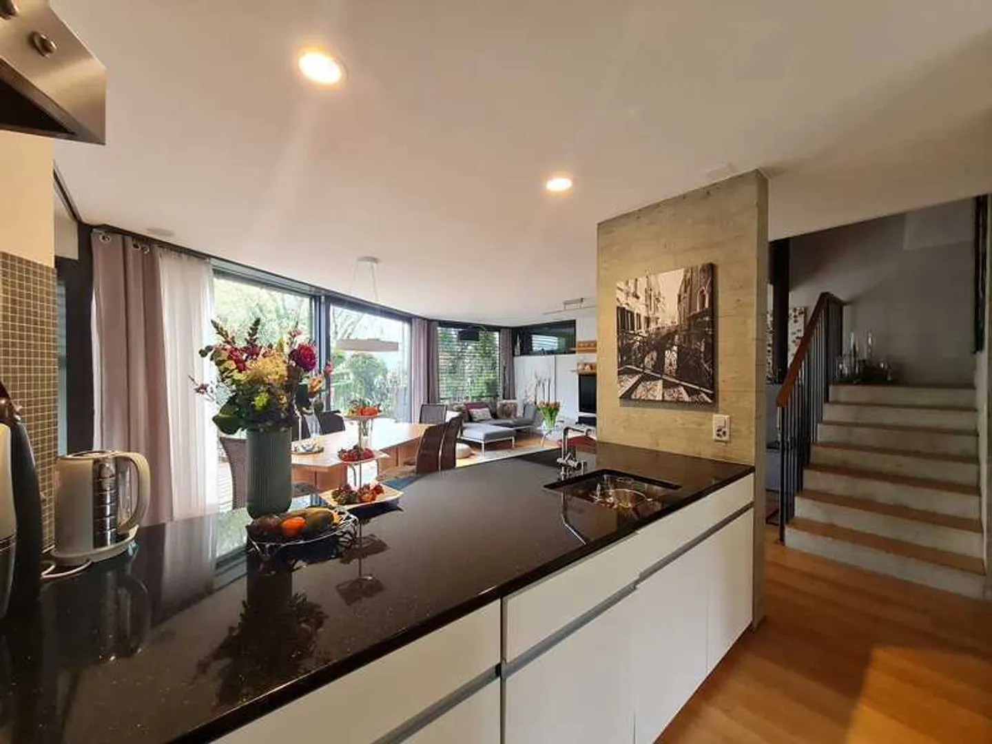 Modern Apartment with Lake View - Photo 3 of 8