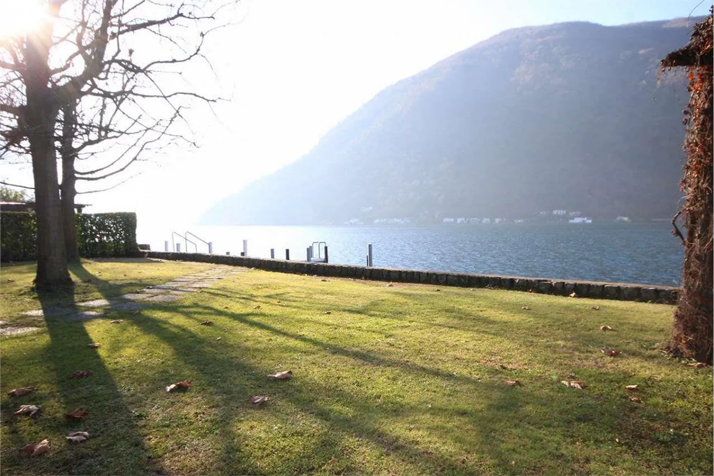 Spacious apartment in a condominium facing the lake with swimming pools - Photo 10 of 13