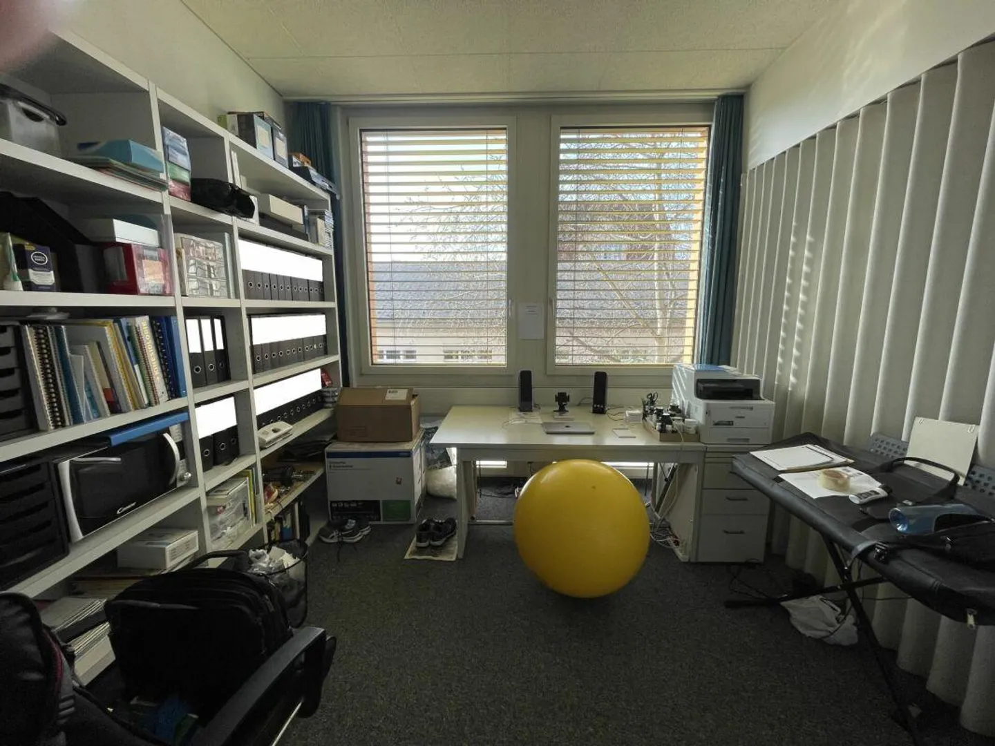 Spazi per studi attraenti e luminosi in posizione centrale - Foto 5 di 11