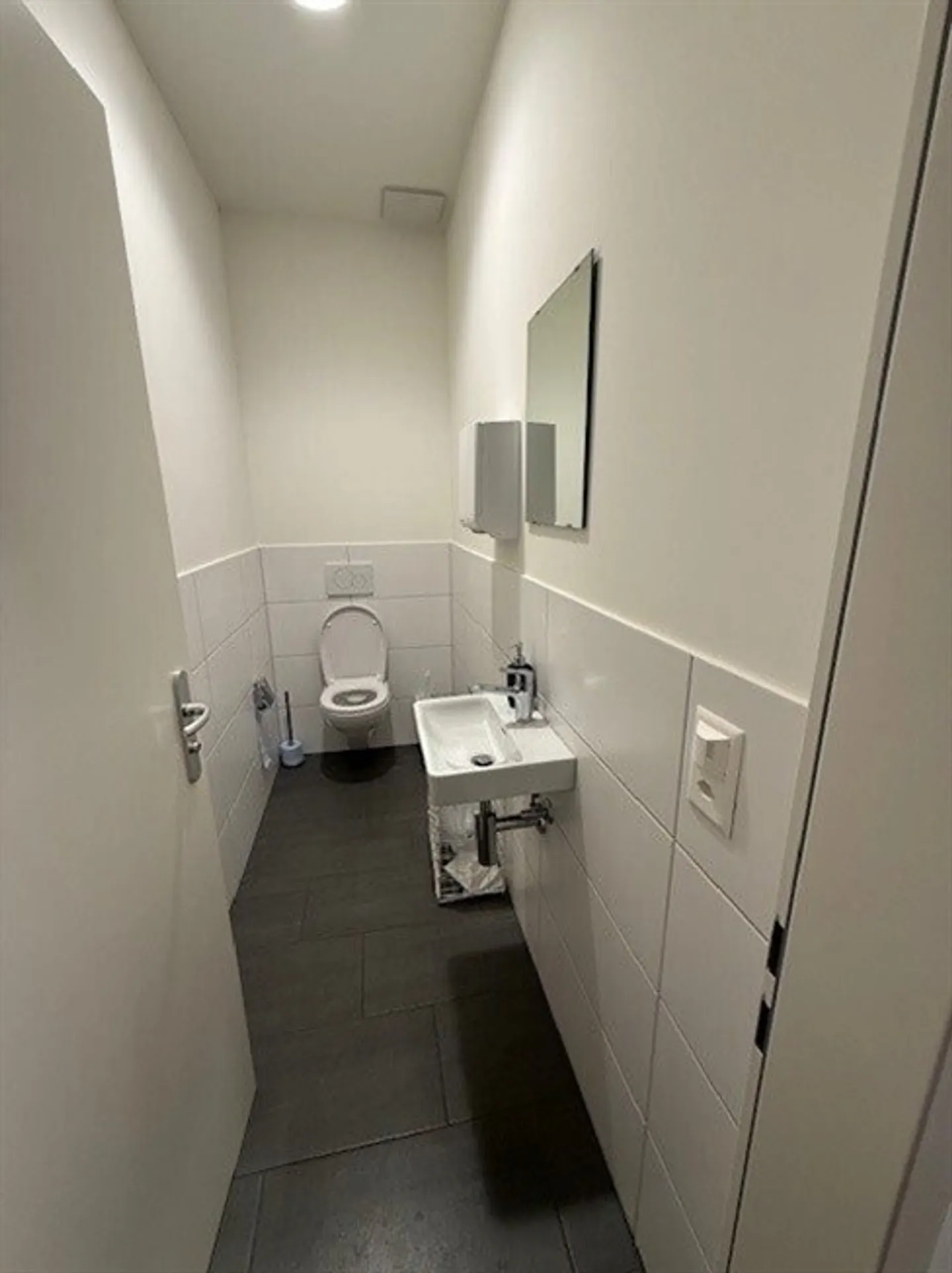 Bright and versatile commercial space in the sought-after Dreispitz! - Photo 6 of 8