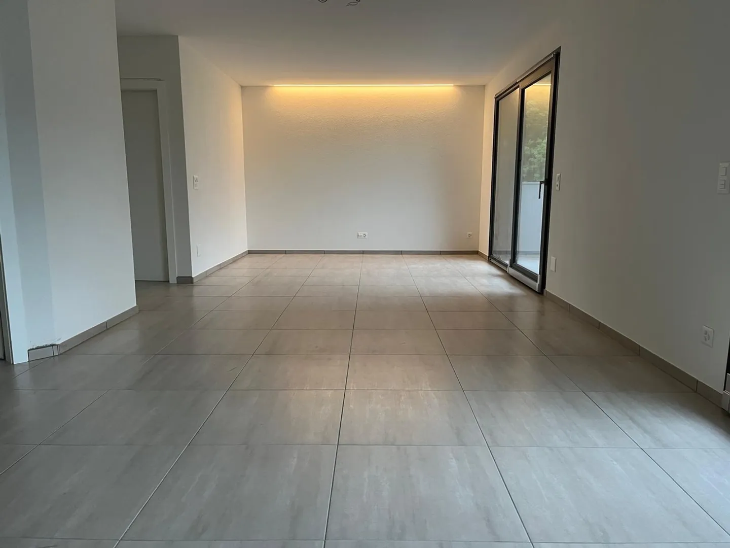 Modernes Investitionsgebäude in Pollegio - Foto 2 von 9