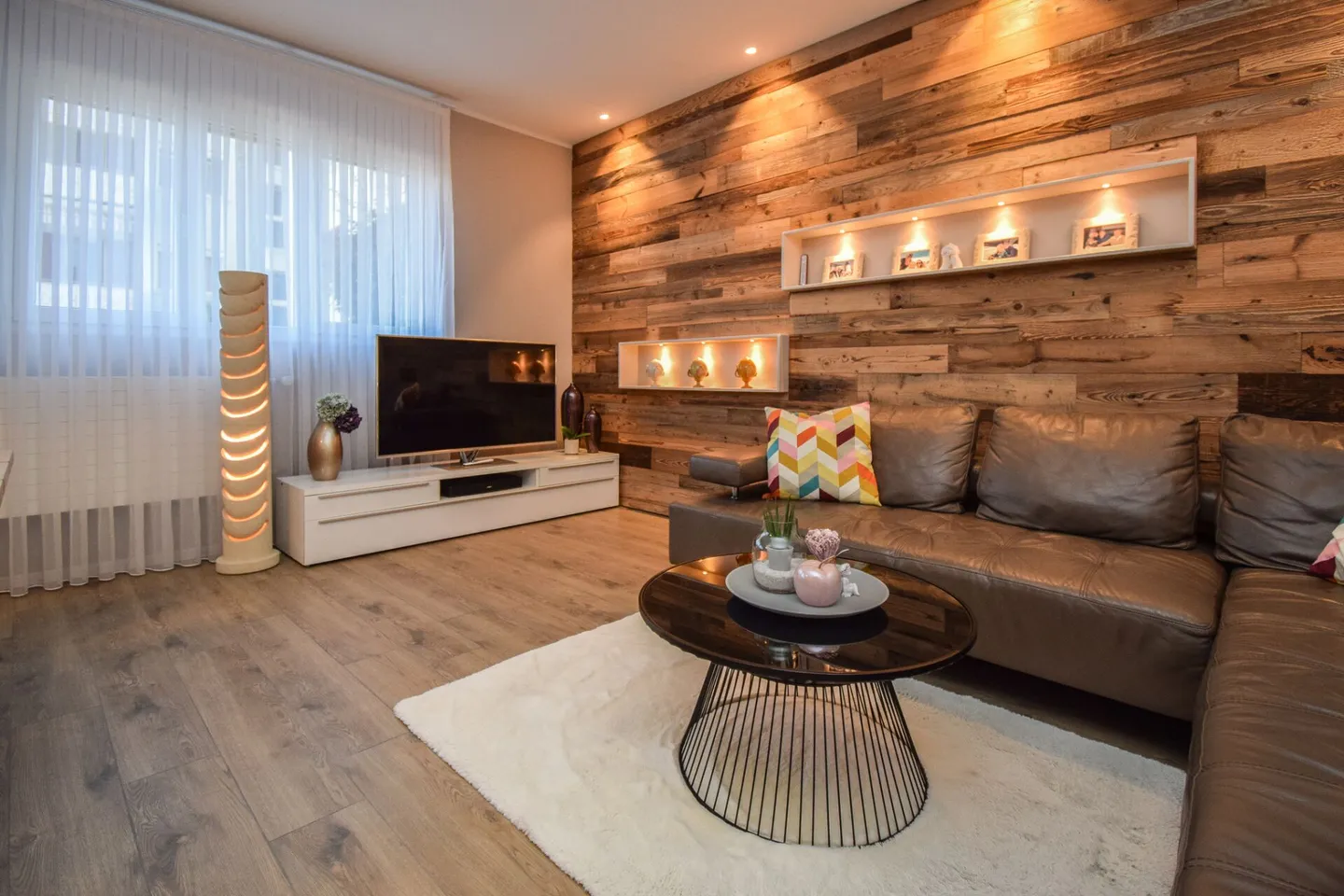 Proprietà residenziale e commerciale (tre unità) in una posizione centrale ad Amriswil - Foto 3 di 17