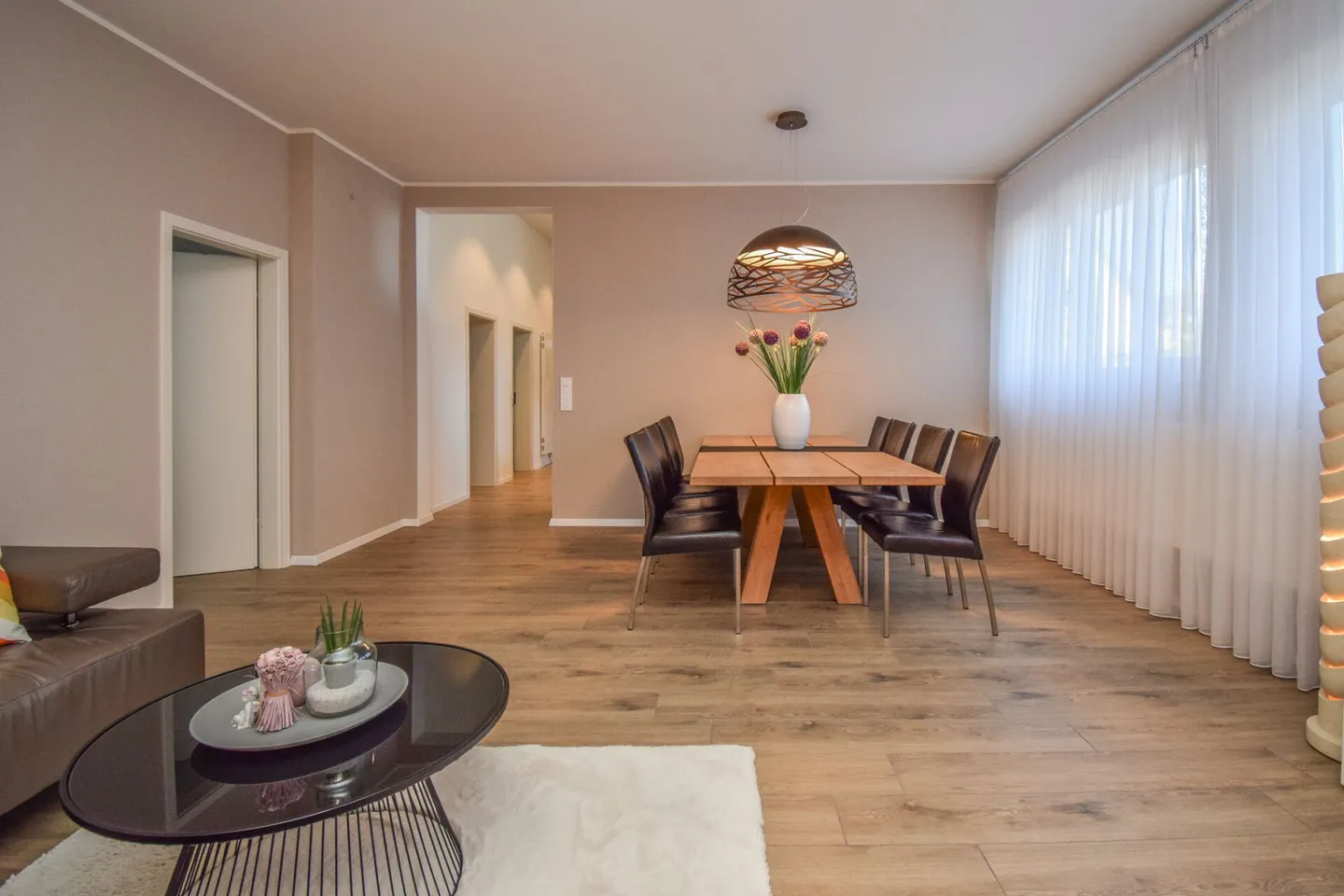 Proprietà residenziale e commerciale (tre unità) in una posizione centrale ad Amriswil - Foto 4 di 17