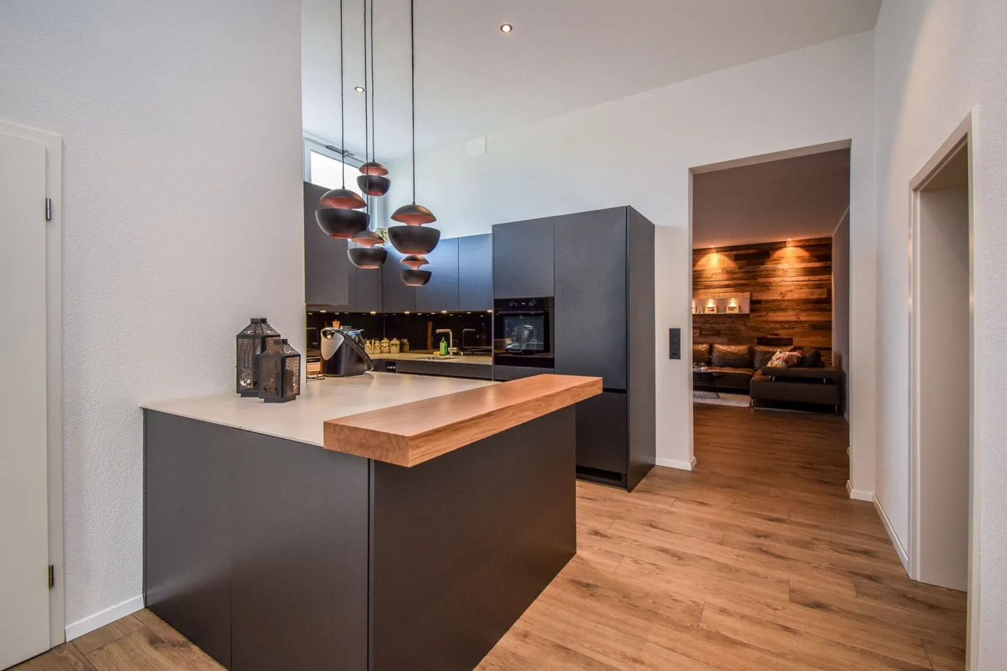 Proprietà residenziale e commerciale (tre unità) in una posizione centrale ad Amriswil - Foto 6 di 17