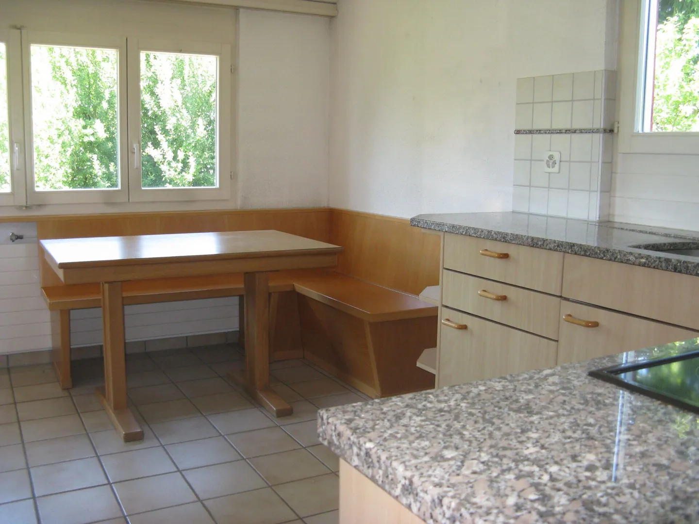 Charmantes 4-Zimmer-Einfamilienhaus mit grossem Umschwung - Foto 3 di 9