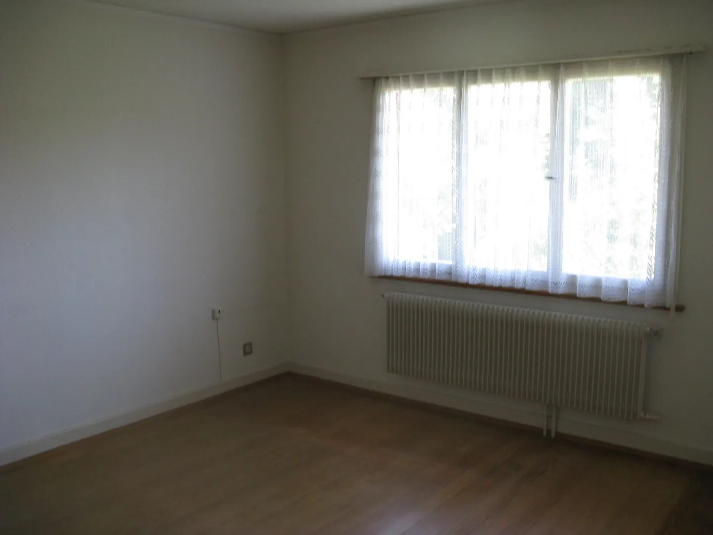 Charmantes 4-Zimmer-Einfamilienhaus mit grossem Umschwung - Foto 7 di 9