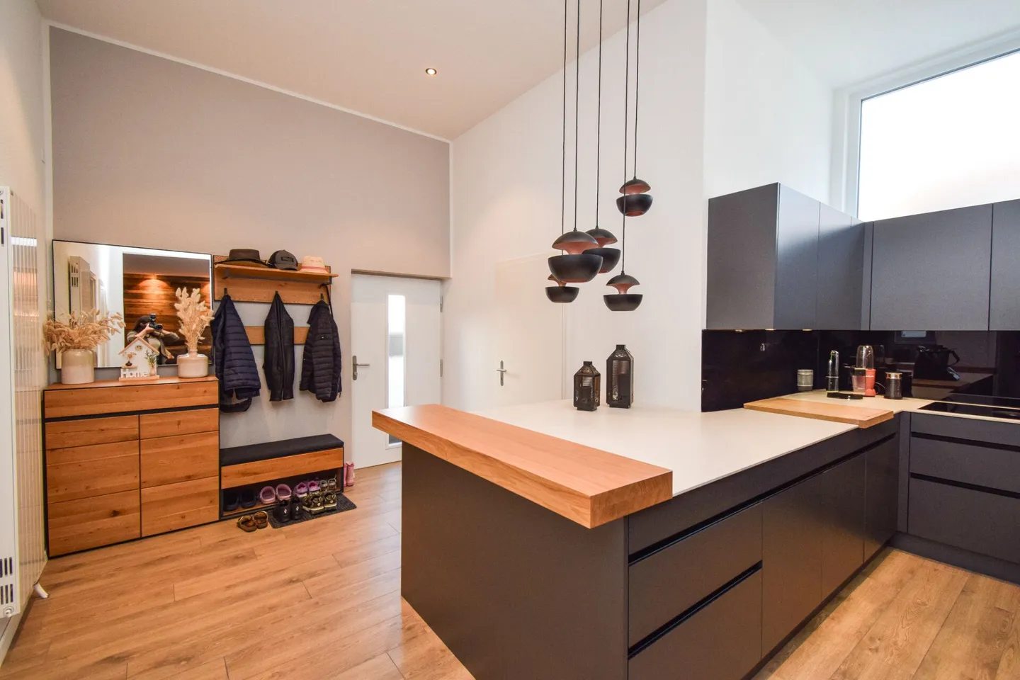 Proprietà residenziale e commerciale (tre unità) in una posizione centrale ad Amriswil - Foto 7 di 17