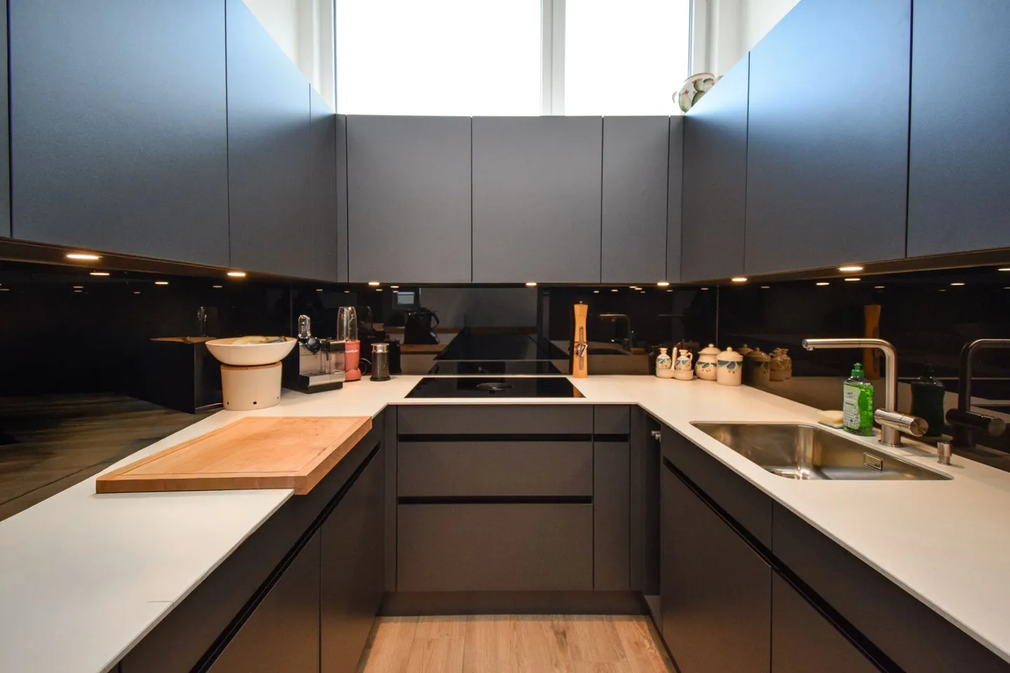 Proprietà residenziale e commerciale (tre unità) in una posizione centrale ad Amriswil - Foto 8 di 17