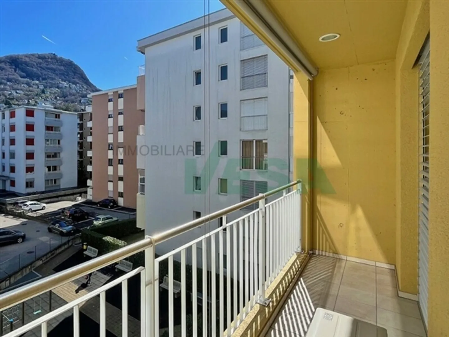 Luminoso appartamento di 3,5 stanze in una posizione molto comoda - Foto 2 di 11