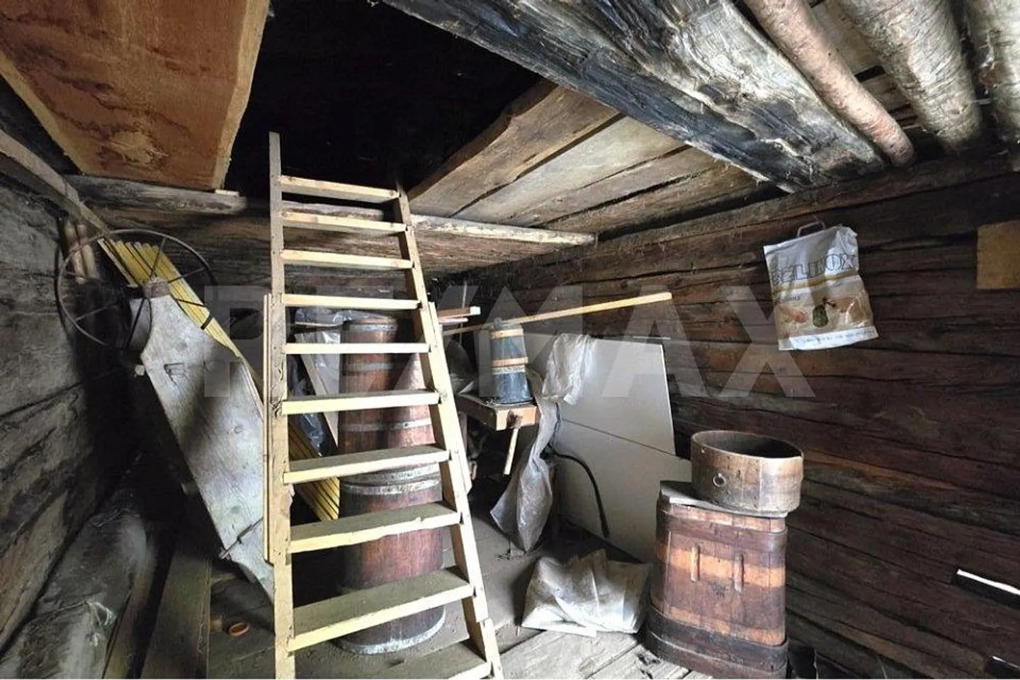Il tuo rifugio in Vallese: Un fienile con potenziale illimitato - Foto 9 di 13