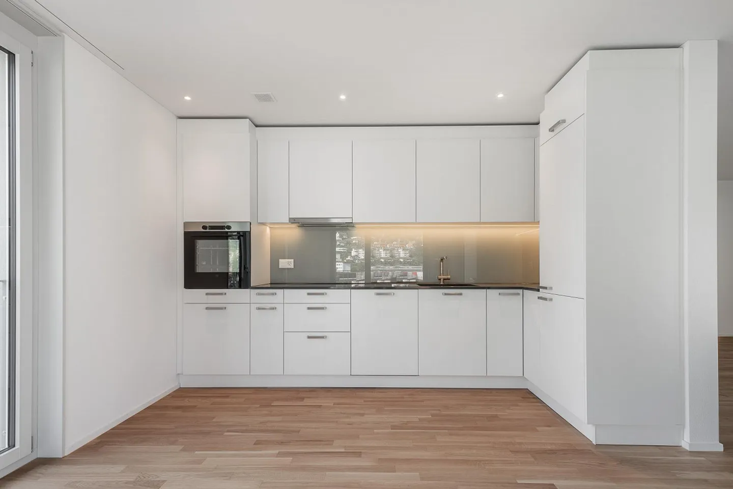 Your dream apartment in the sought-after Hertipark! - Photo 2 of 11