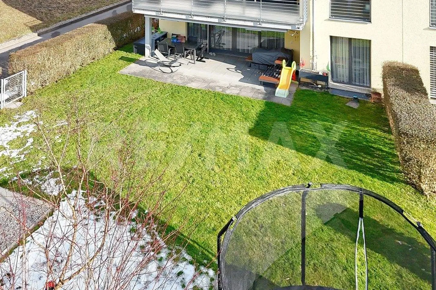 Condominio attraente di 4,5 stanze con ampio spazio esterno - Foto 12 di 13