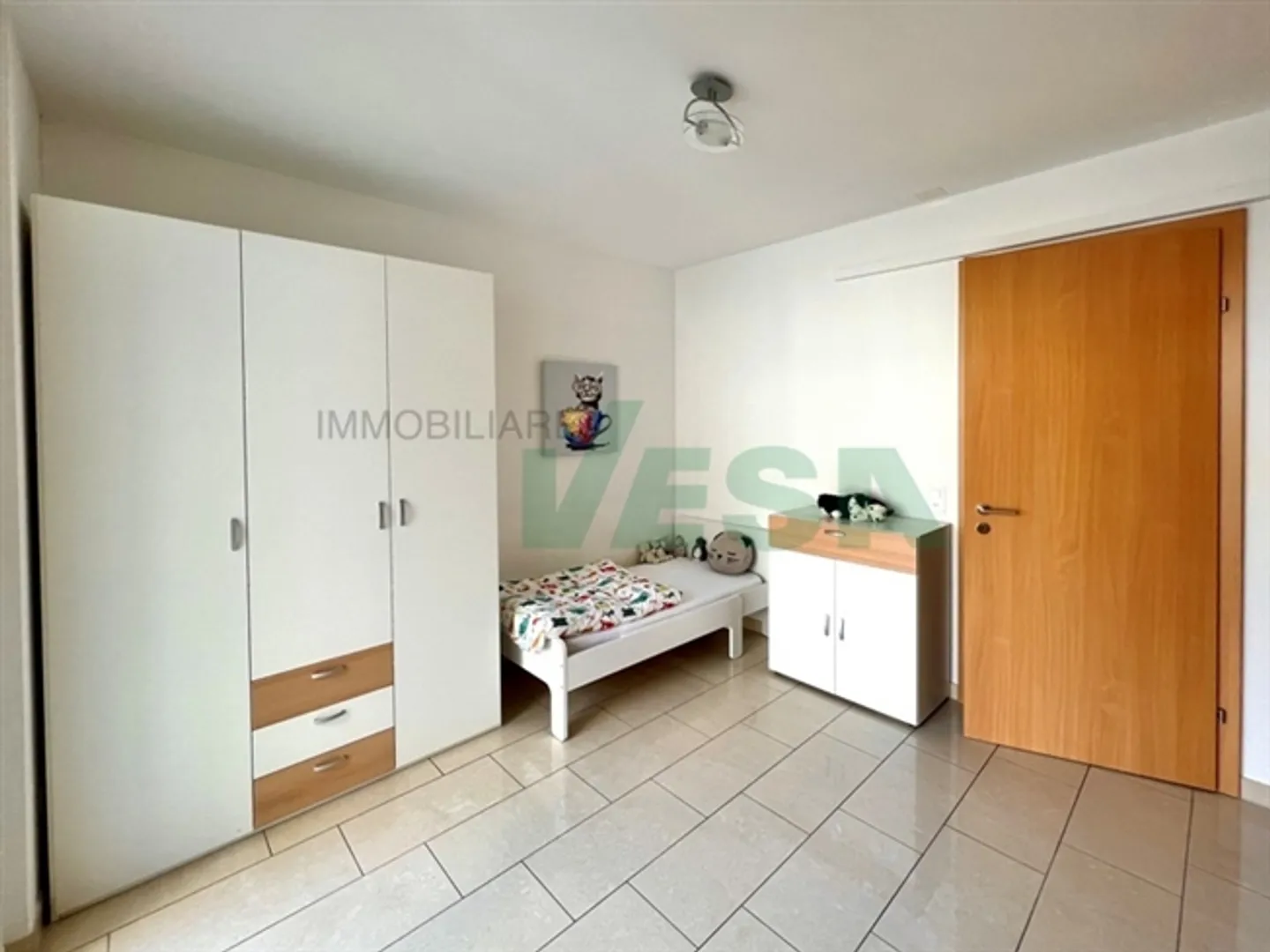 Luminoso appartamento di 3,5 stanze in una posizione molto comoda - Foto 7 di 11