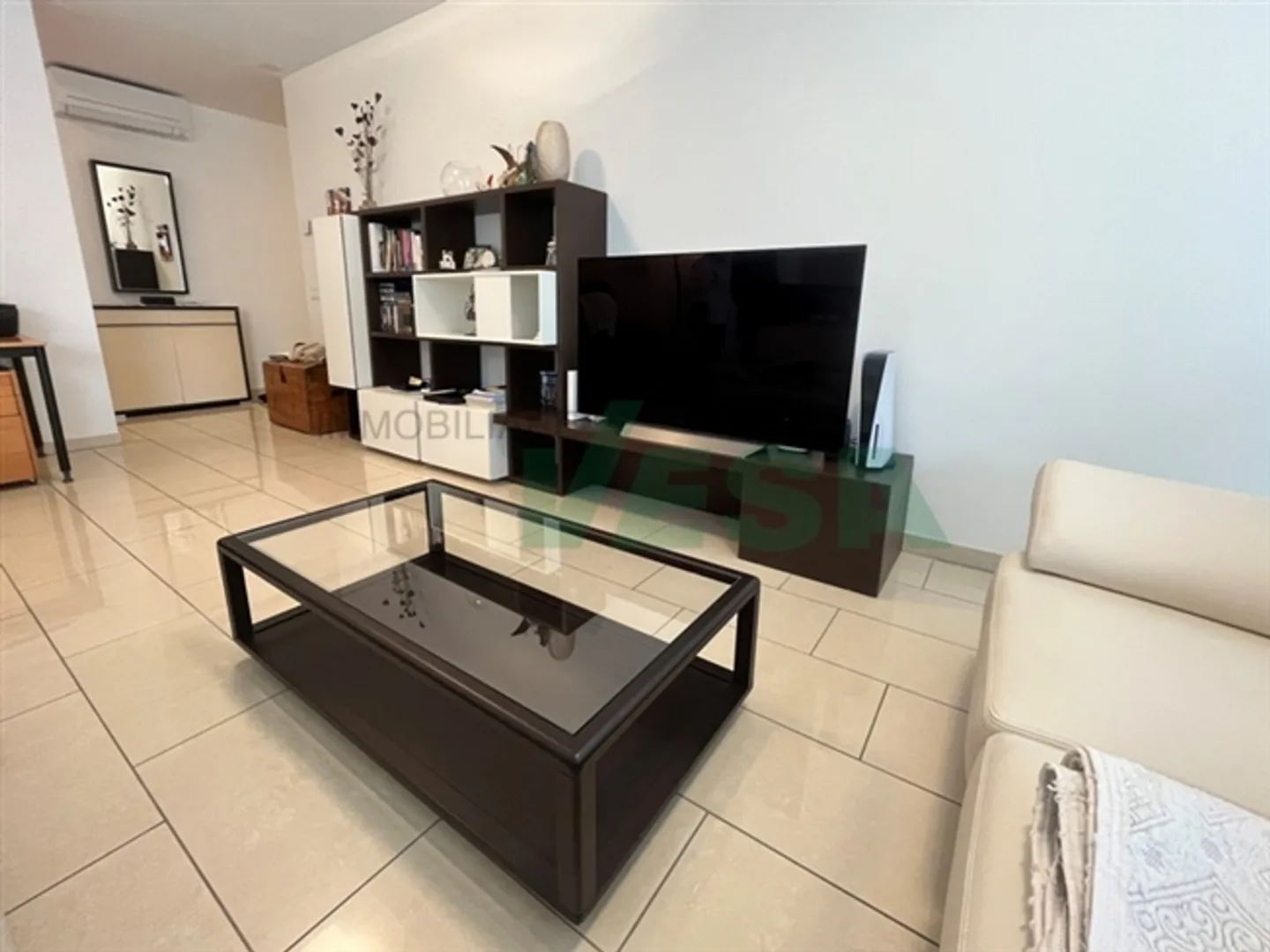 Luminoso appartamento di 3,5 stanze in una posizione molto comoda - Foto 8 di 11