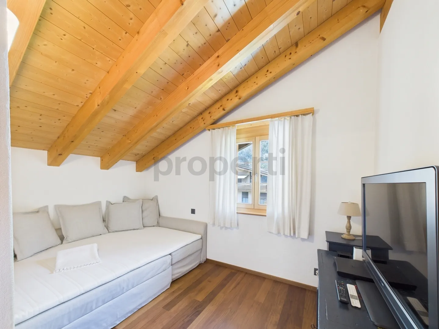 Luxuriöse und elegante 6.5-Zimmer Dachwohnung in Meiringen - Photo 8 of 12