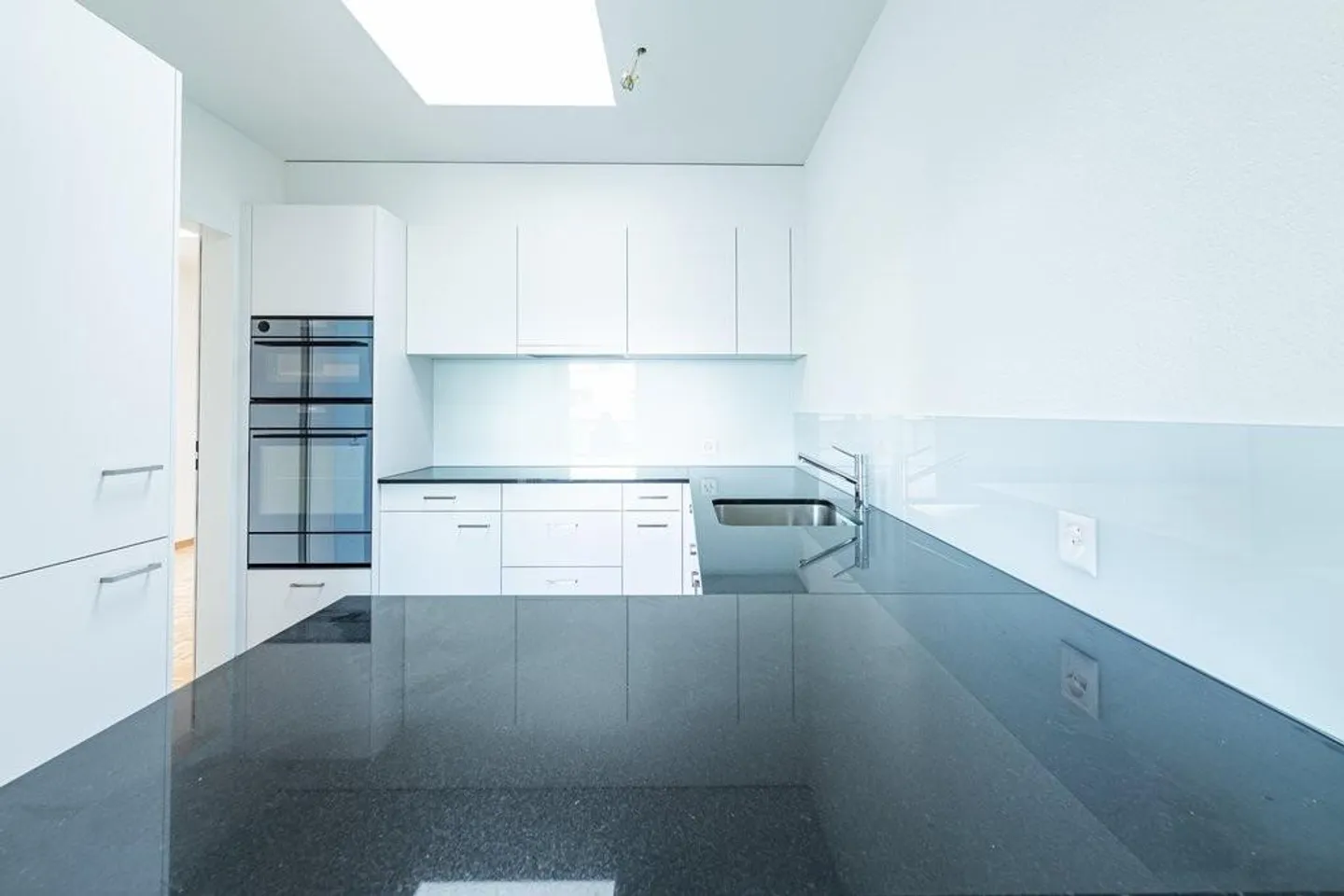 Schöne 4.5 Zimmerwohnung mit Cheminée in Allschwil - Foto 2 von 11