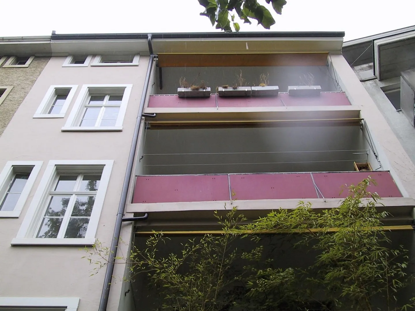 Charming apartment in renovated old building - Photo 2 of 7
