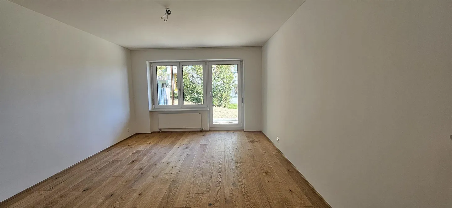 Vista sul lago del giardino - Appartamento di 2,5 stanze in posizione privilegiata a Zurigo - Foto 7 di 10