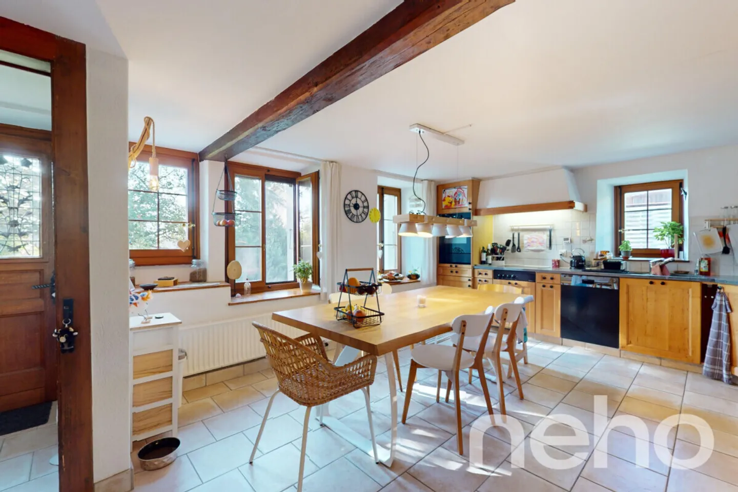 APPARTAMENTO DI 4.5 LOCALI CON GIARDINO PRIVATO A SOTTENS - Foto 3 di 13