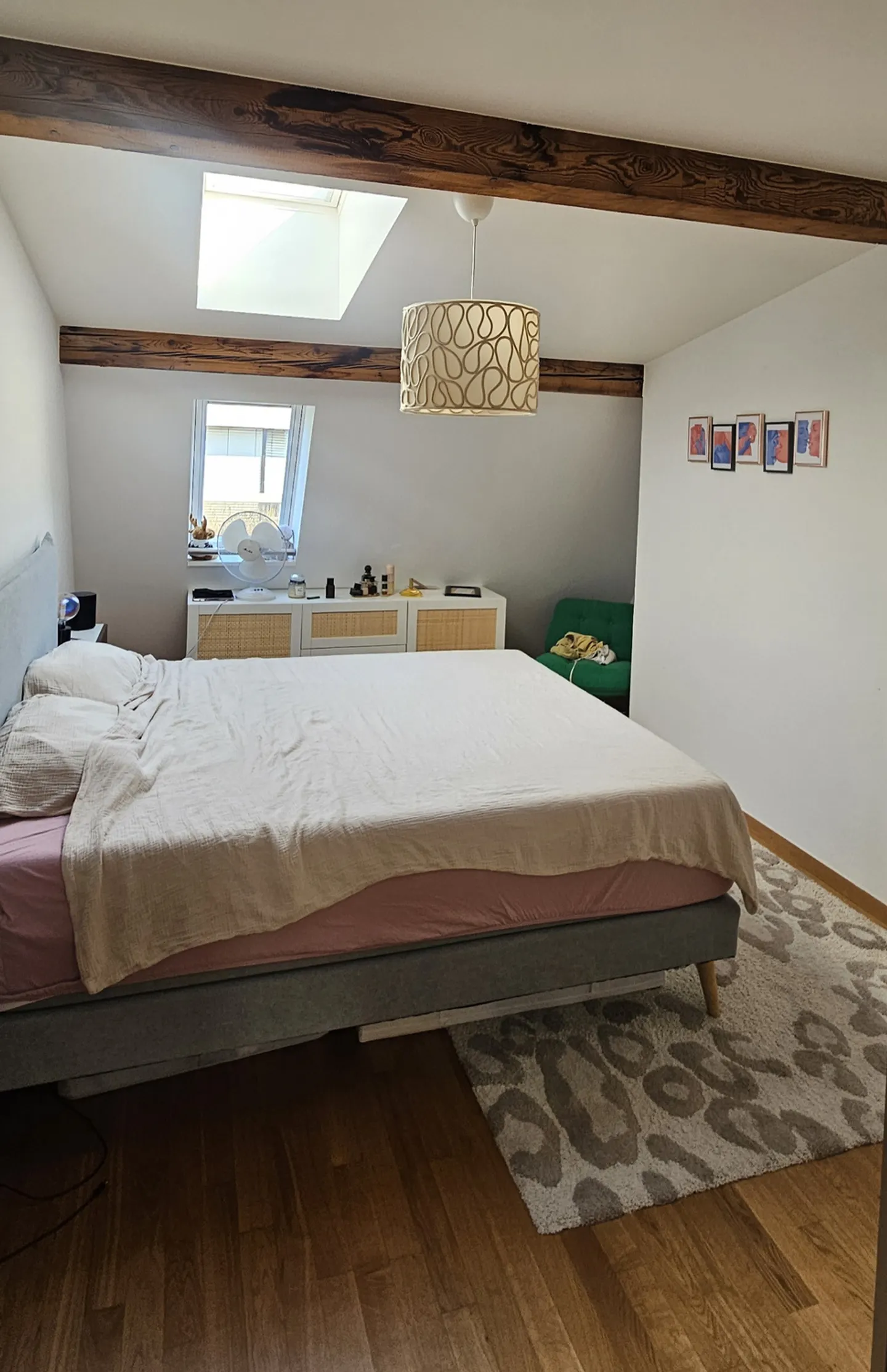 DACHGESCHOSS-WOHNUNG 3½ ZIMMER IN LAUSANNE - STADTZENTRUM, MÖBLIERT, DAUER - Foto 3 von 10