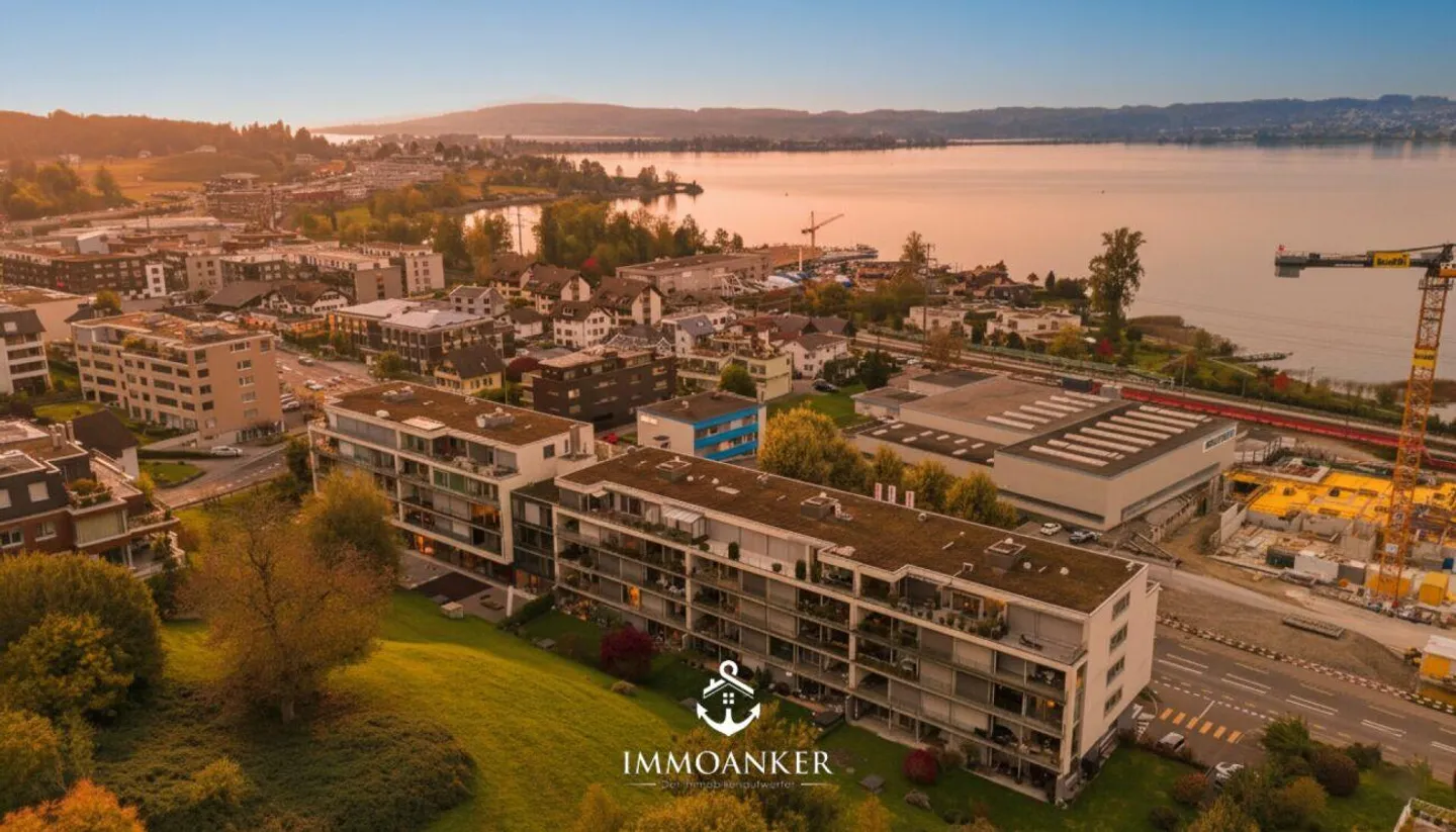 Esclusivo appartamento attico di 6,5 stanze con ascensore direttamente nell'appartamento - Seepark Altendorf - Foto 1 di 13