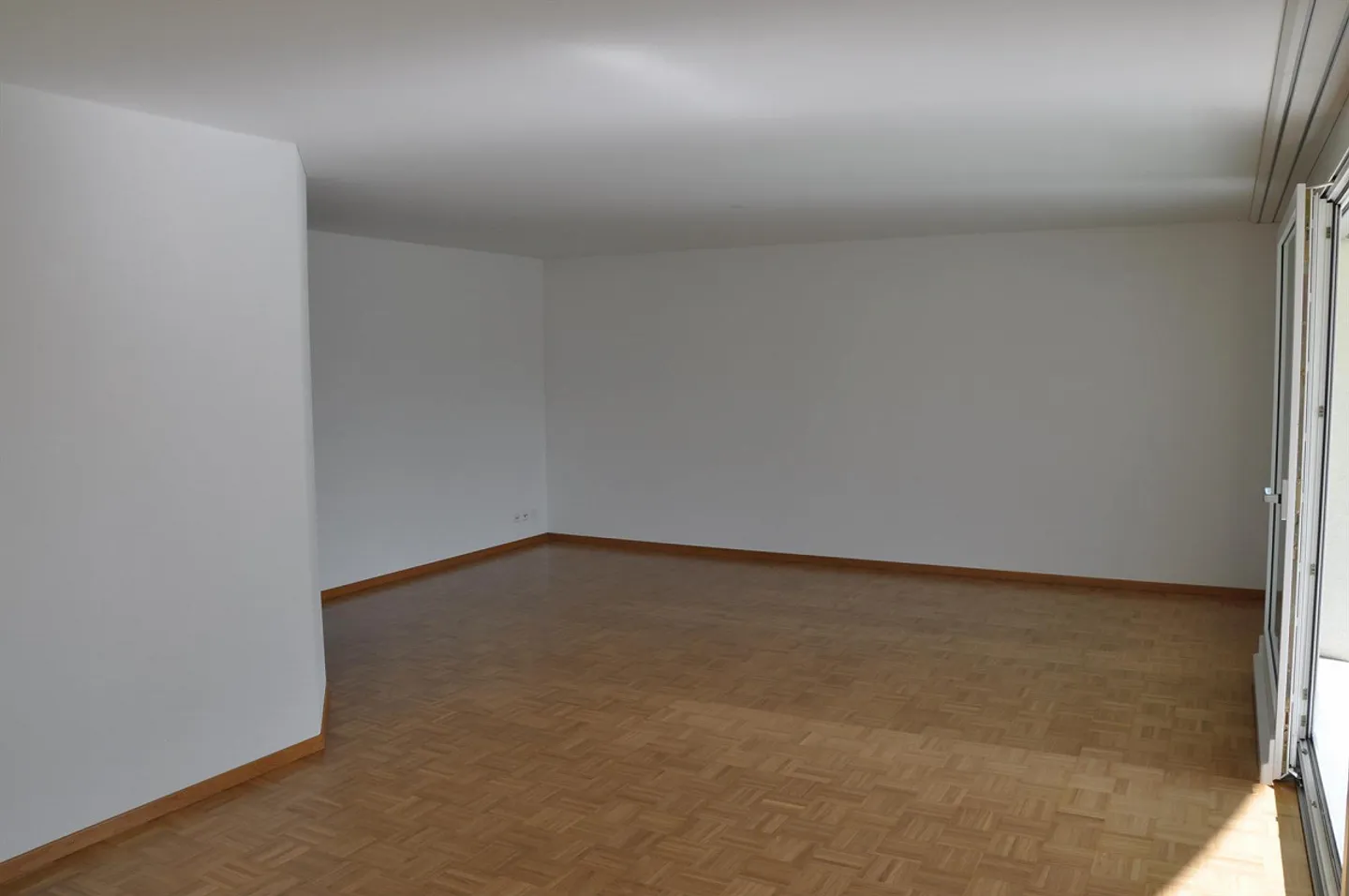 Grosszügige 4 1/2-Zimmer-Wohnung an zentraler Lage - Foto 4 von 14