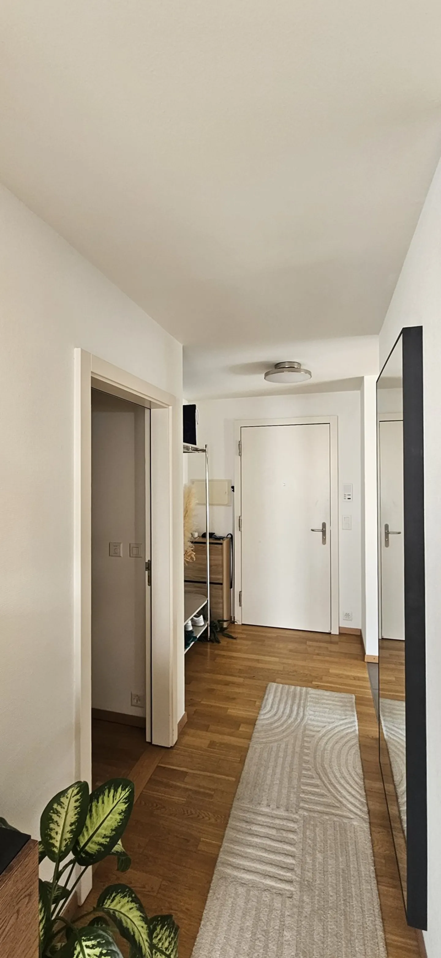 DACHGESCHOSS-WOHNUNG 3½ ZIMMER IN LAUSANNE - STADTZENTRUM, MÖBLIERT, DAUER - Foto 8 von 10