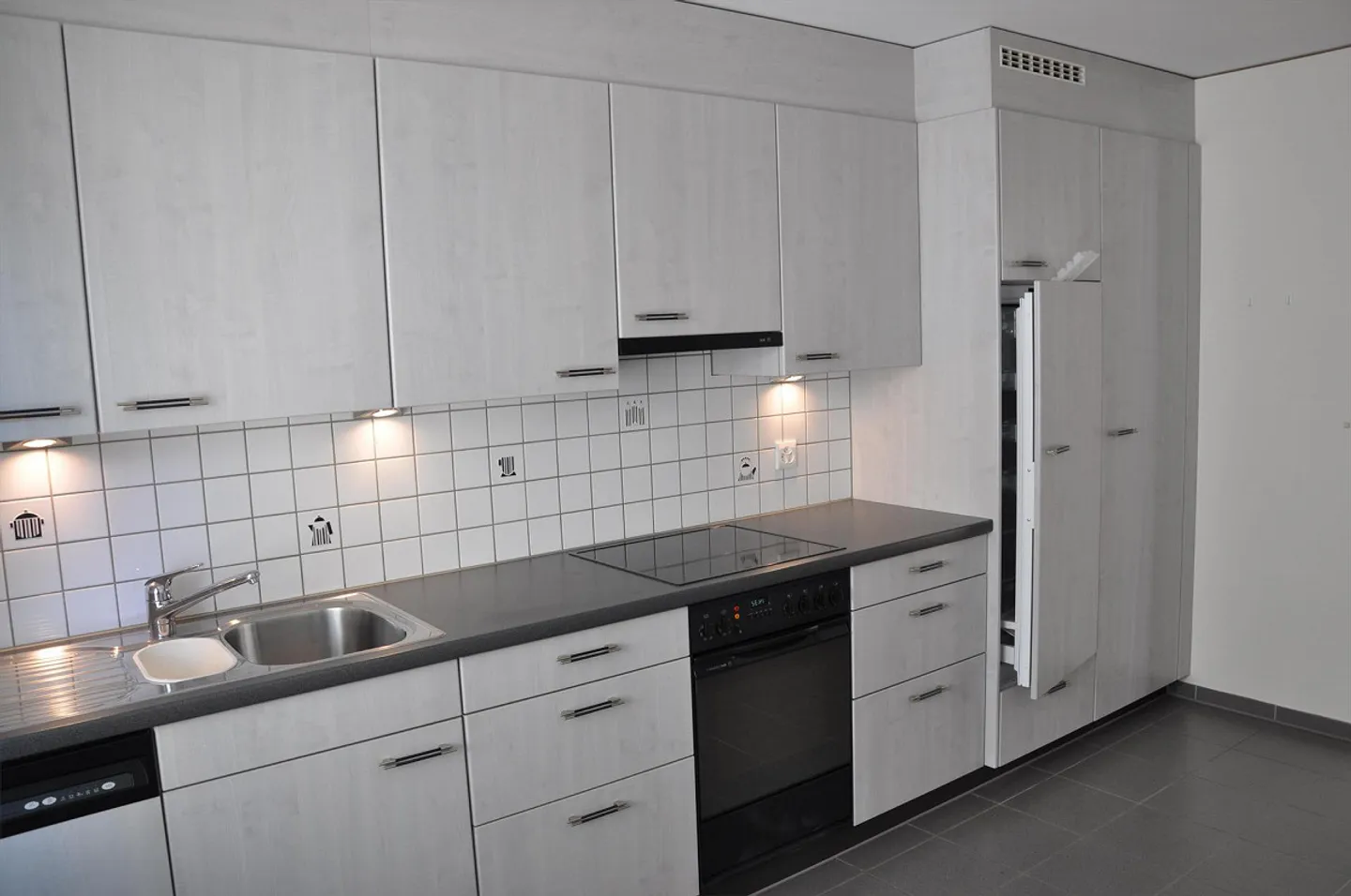 Grosszügige 4 1/2-Zimmer-Wohnung an zentraler Lage - Foto 8 von 14