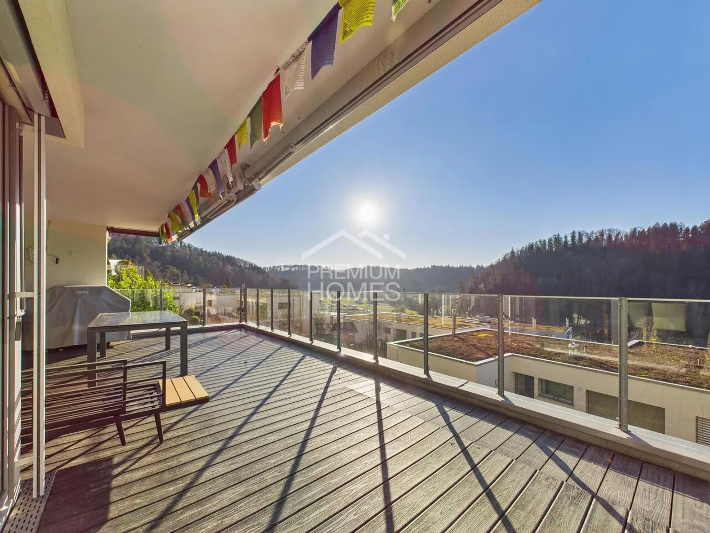 Modern Apartment with Stunning Views - Photo 5 of 10