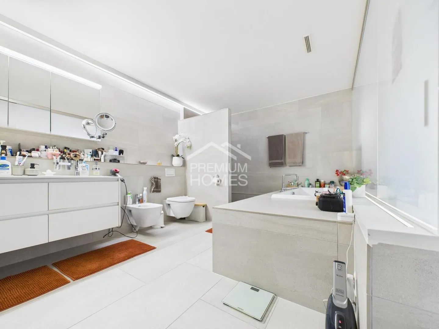 Modern Apartment with Stunning Views - Photo 7 of 10