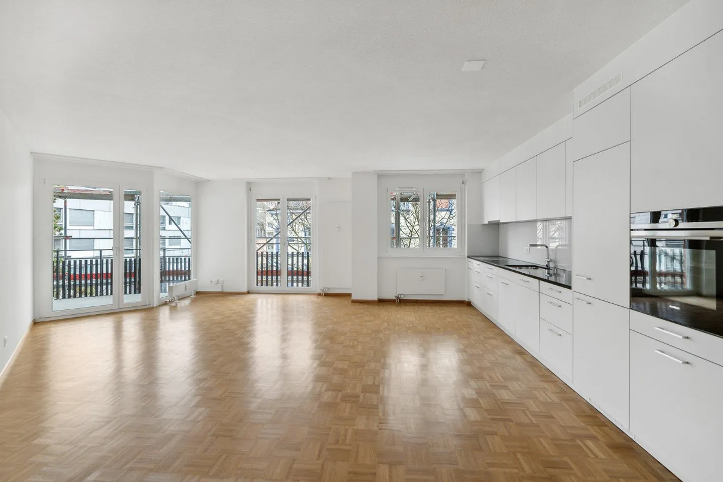 Appartement moderne de 2,5 pièces près de la gare SBB - Photo 2 sur 7