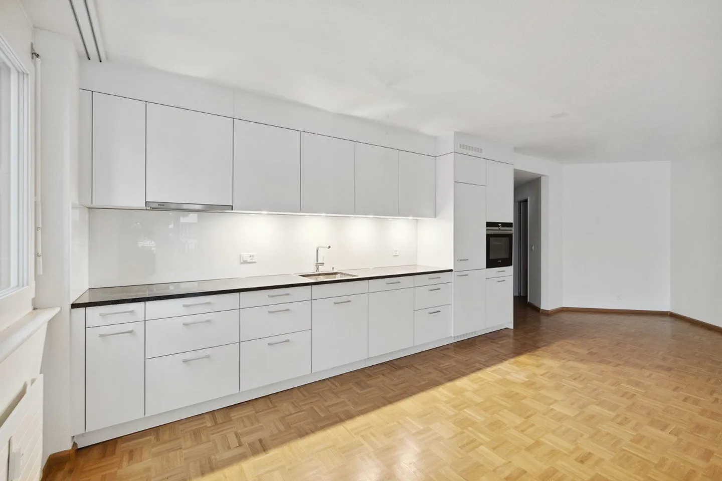 Appartement moderne de 2,5 pièces près de la gare SBB - Photo 3 sur 7