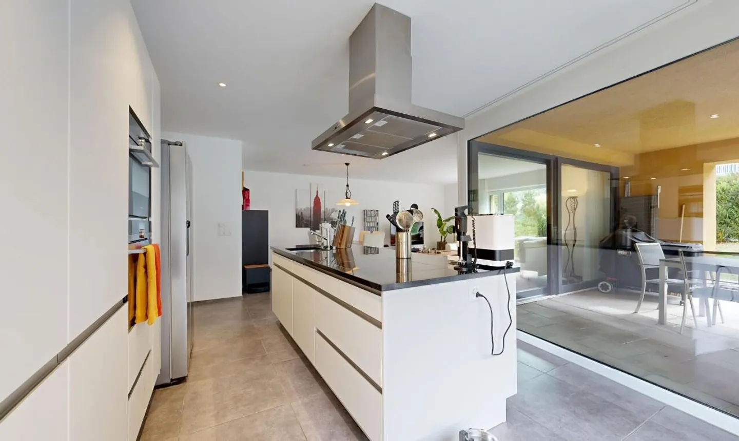 Appartement moderne avec jardin - Photo 2 sur 11