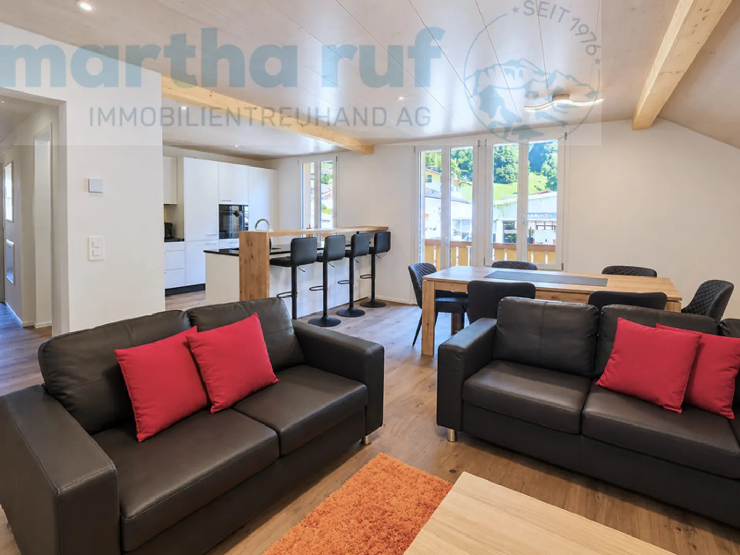 Appartement moderne de 5 pièces au 1er étage avec beaucoup de confort de vie - Photo 2 sur 14