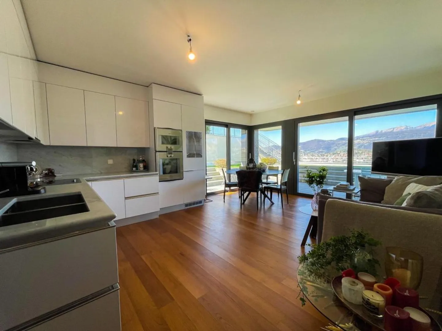 3.5 locali in stabile di prestigio - Albonago - Foto 10 di 15