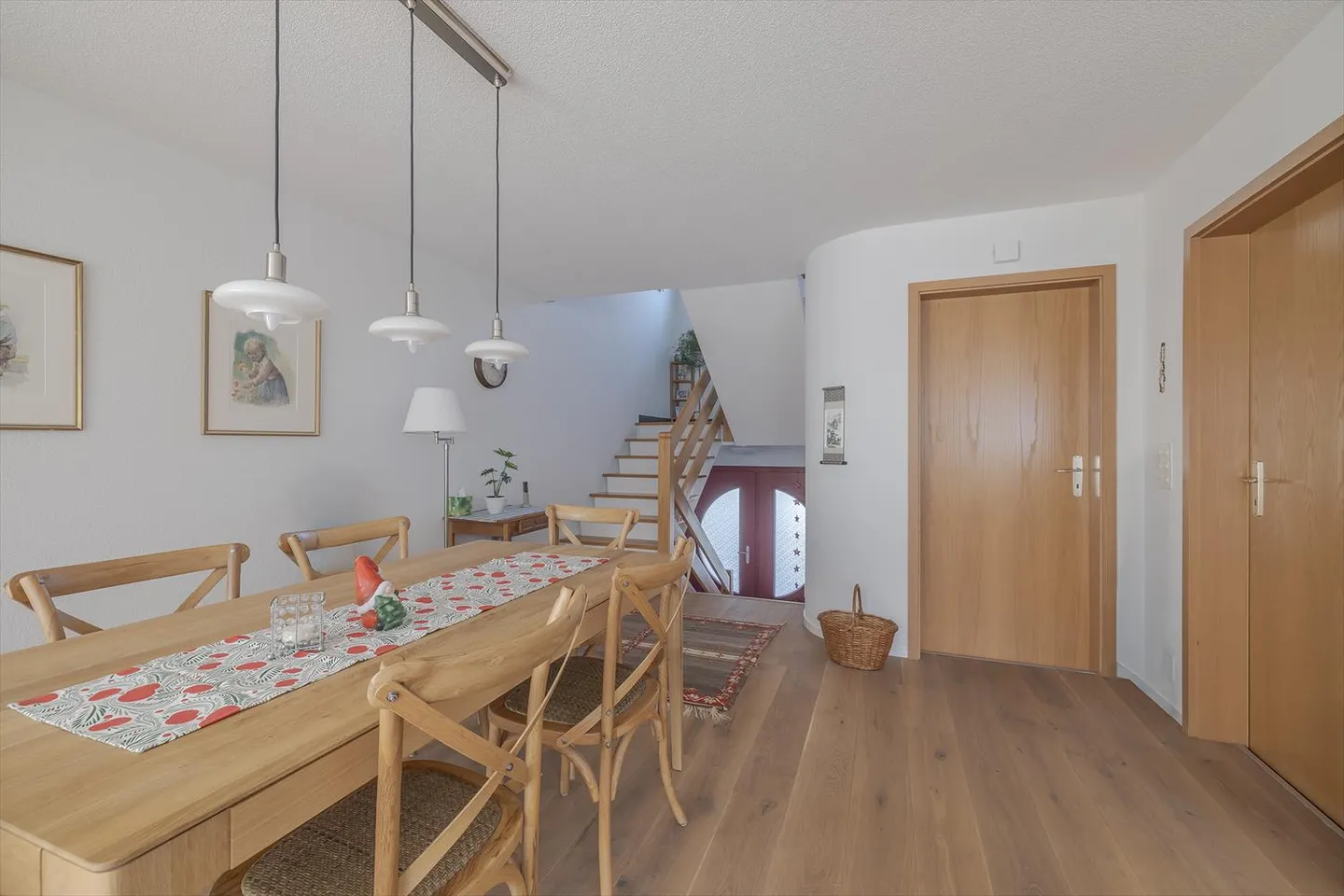 Maison contiguë 5.5 pièces - Photo 5 sur 13