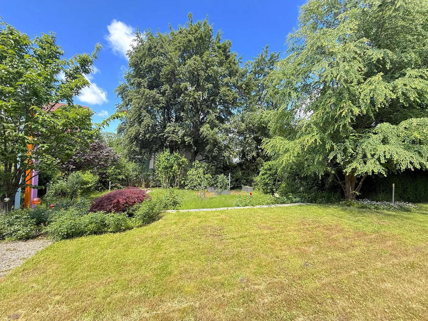 Elegante casa a schiera di 10 stanze in posizione privilegiata a Riehen con un giardino mozzafiato e box auto - Foto 4 di 14
