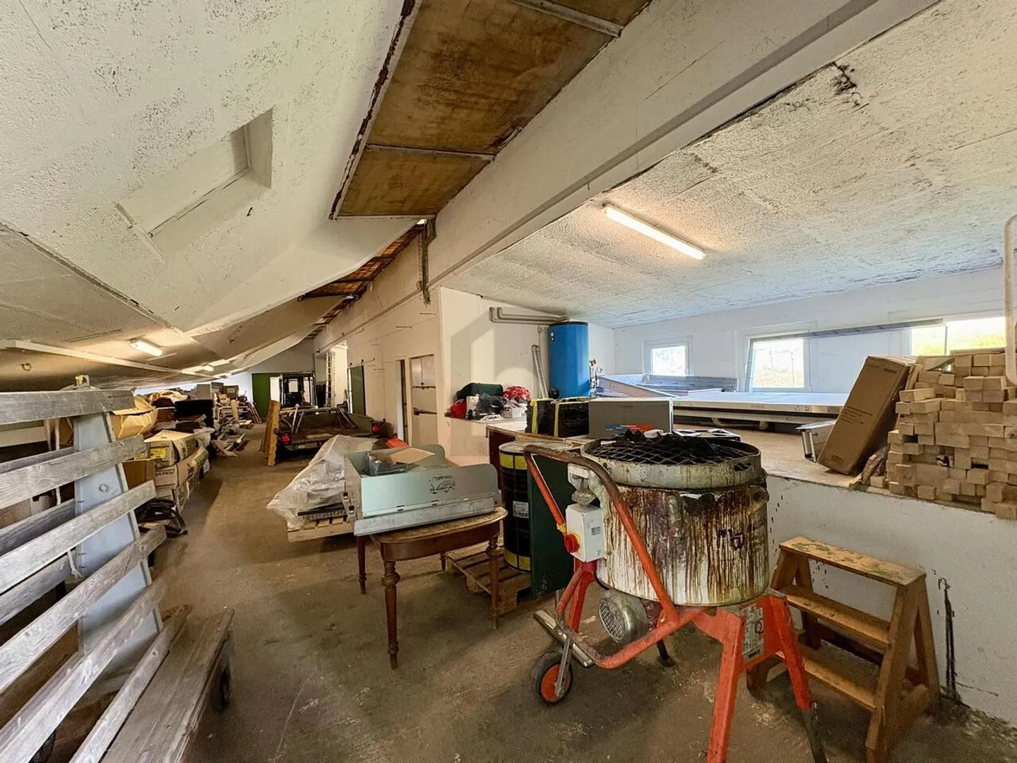 VIELSEITIG NUTZBAR UND GROSSZÜGIG - Foto 4 von 6