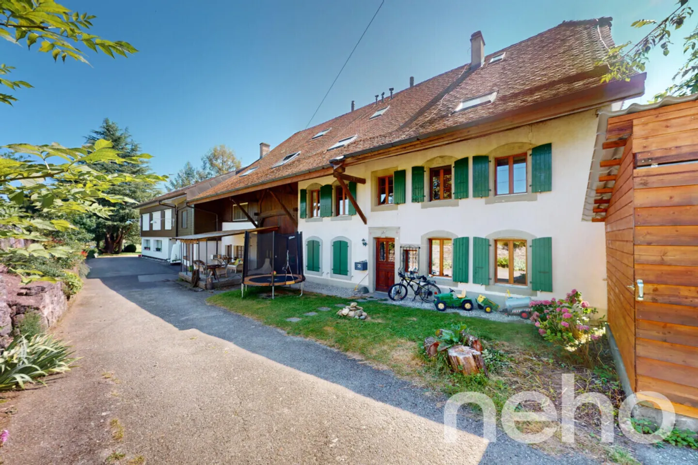 3.5-Room Duplex with Shared Garden in a Countryside Setting - Photo 11 of 13