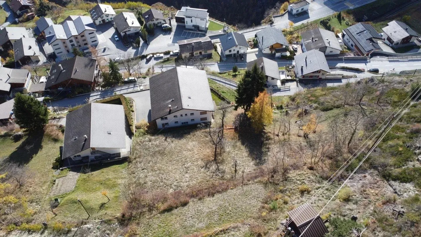 Terreno edificabile soleggiato al varco per Saas e la valle di Matter - Foto 2 di 13