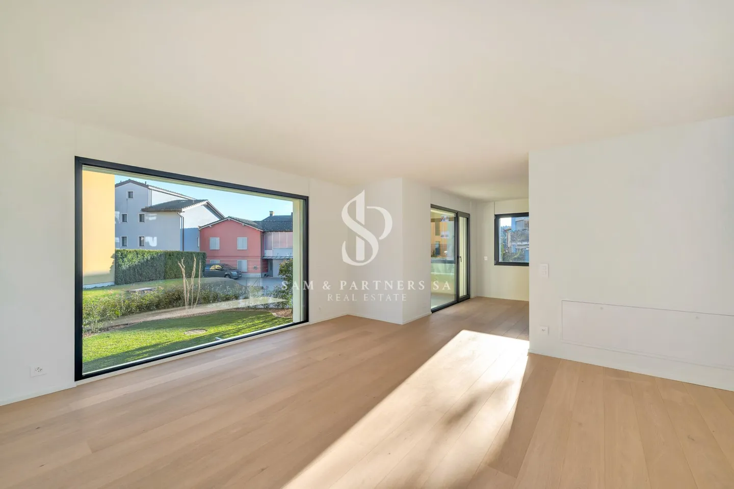 New apartment with garden - Photo 2 of 13