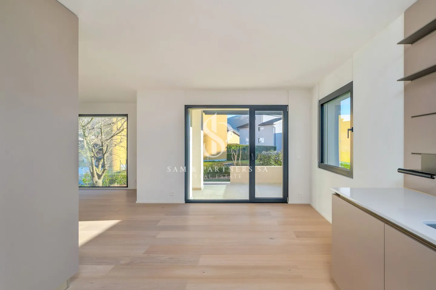 New apartment with garden - Photo 3 of 13