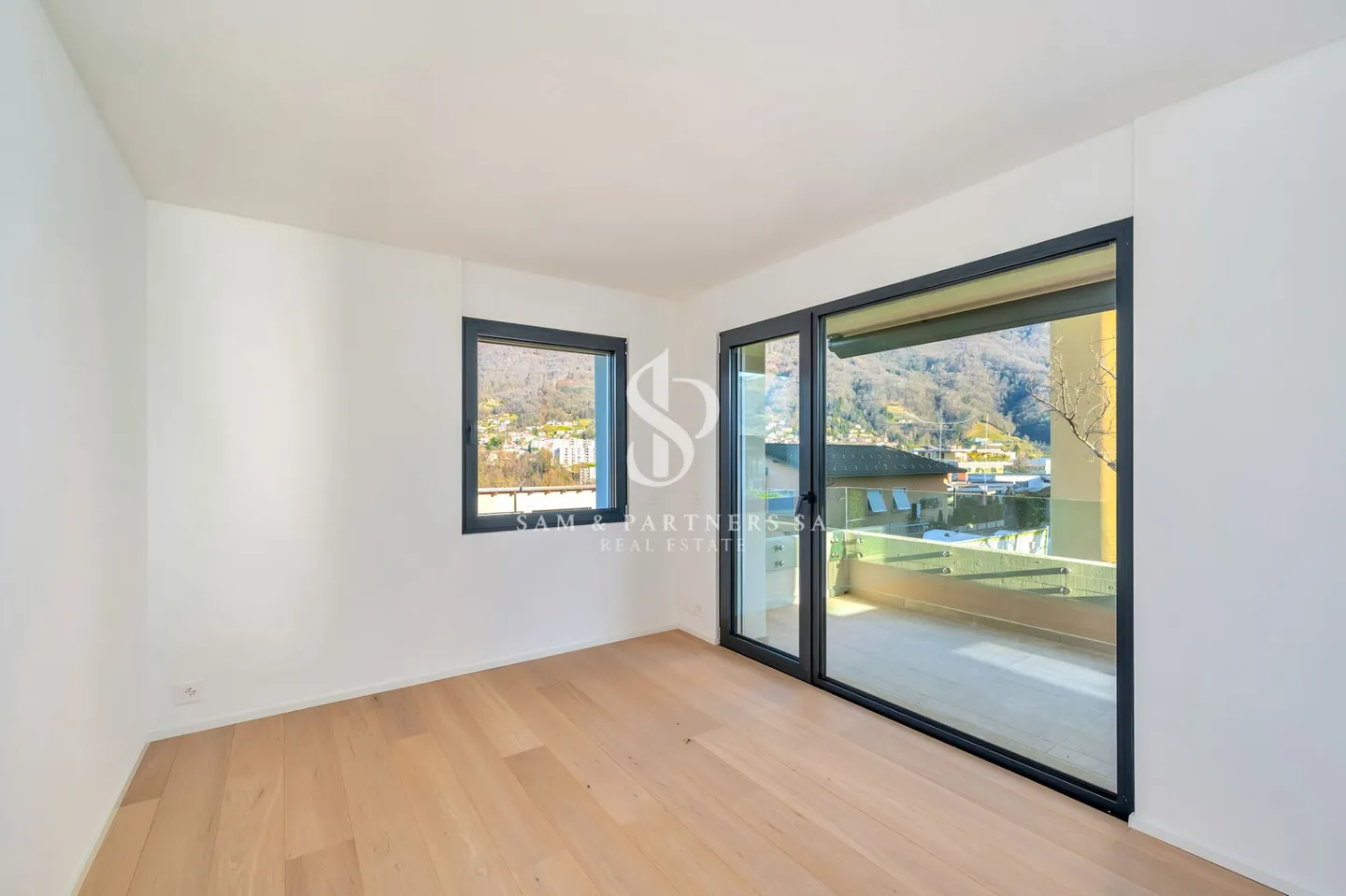 New apartment with garden - Photo 8 of 13