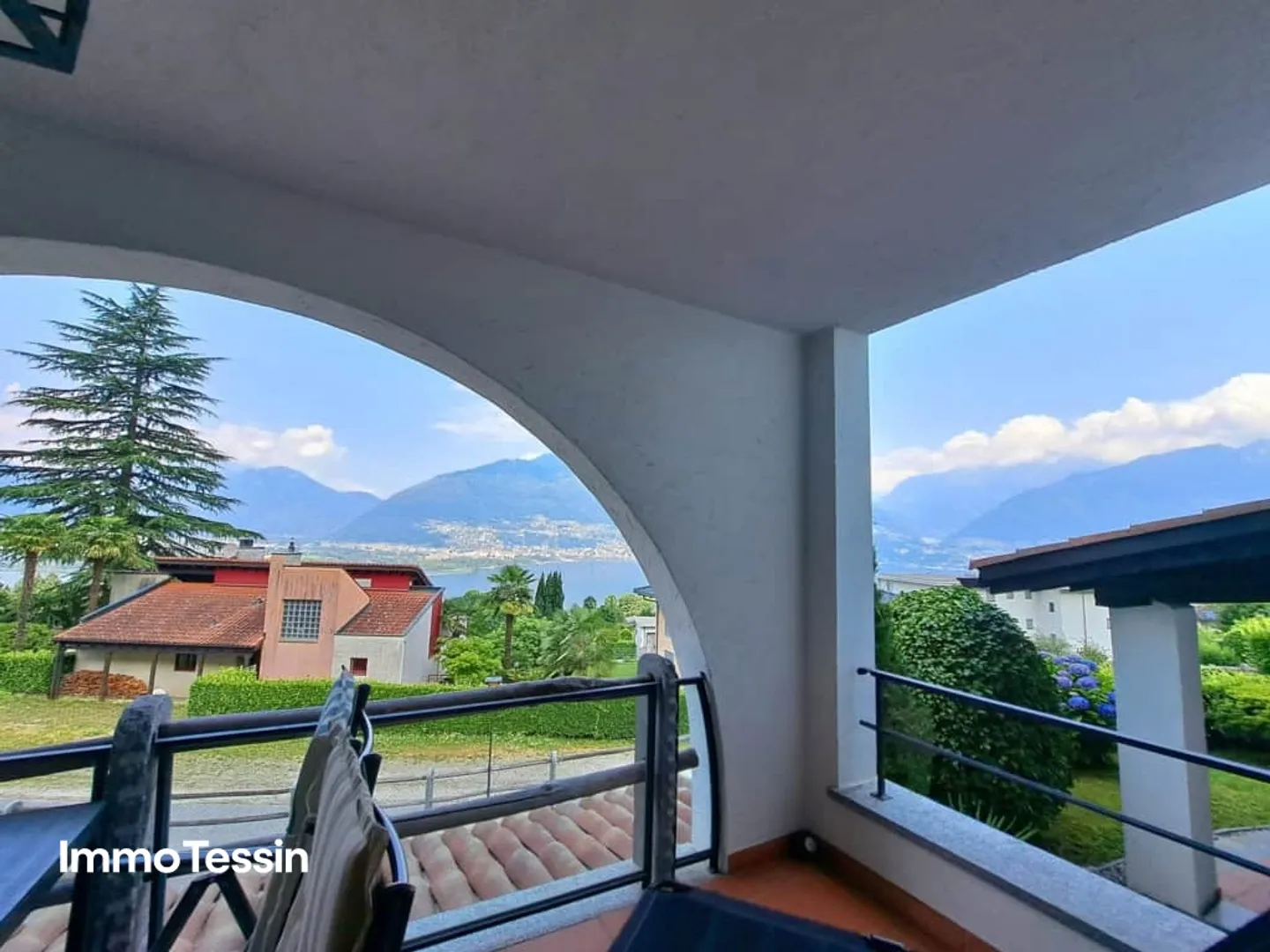 Appartement de vacances dans la magnifique résidence Miralago avec piscine et vue spectaculaire sur le lac Majeur - Photo 4 sur 13